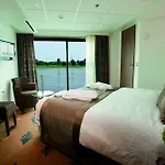 Crossgates Hotelship 4 Star - Altstadt - Koeln