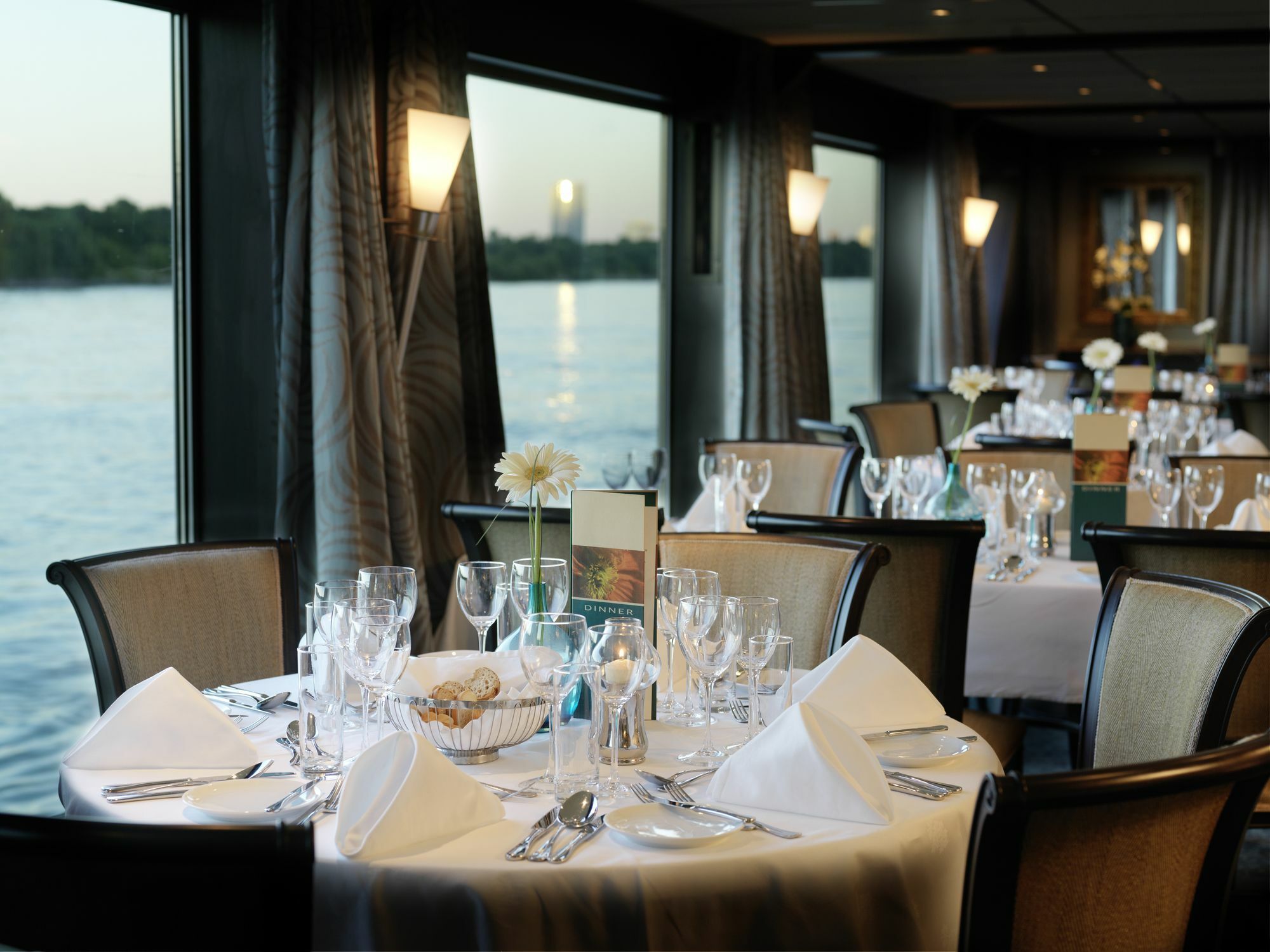 Crossgates Hotelship 4 Star - Altstadt - Köln
