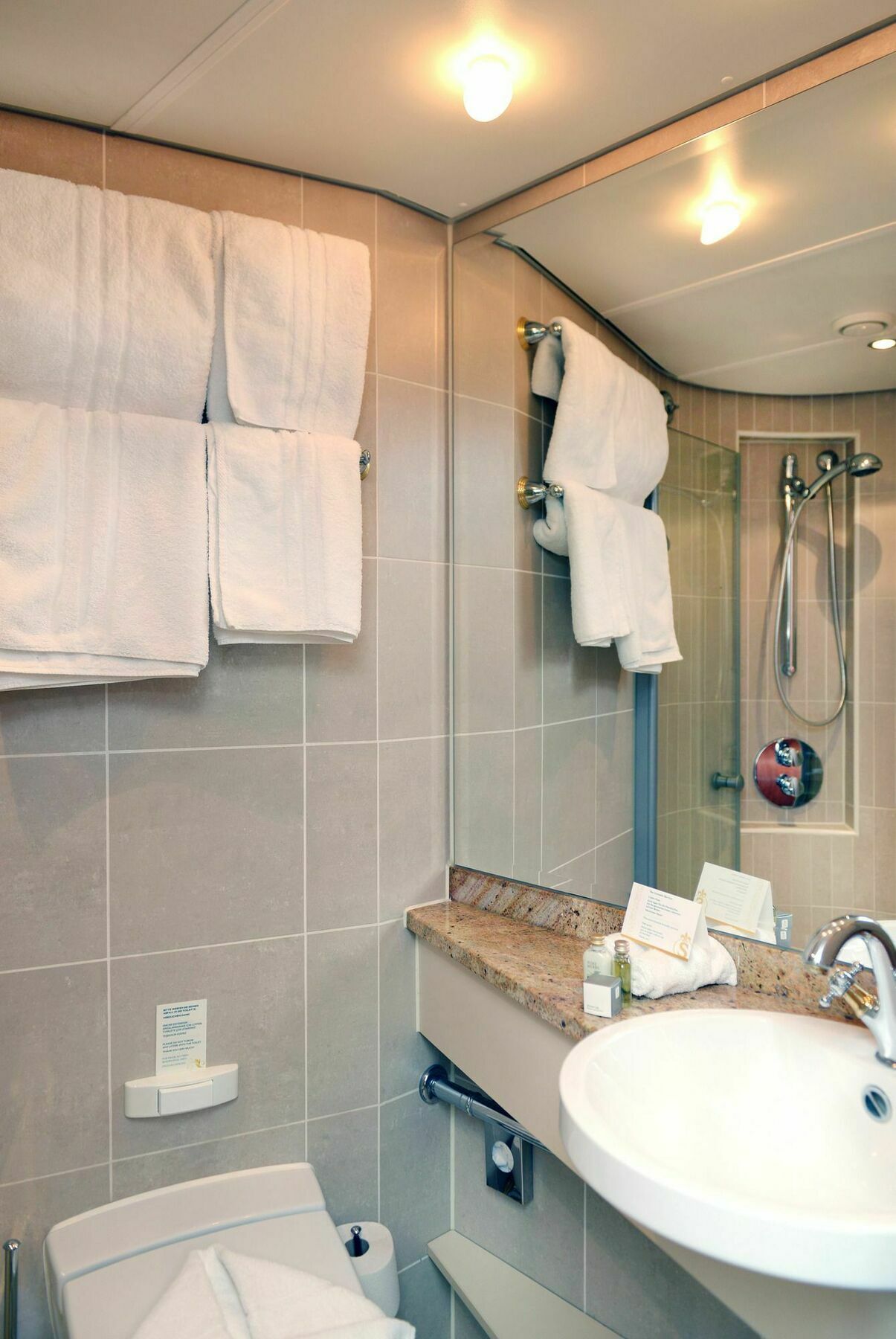 Hotel Crossgates Hotelship 4 Star - Altstadt -